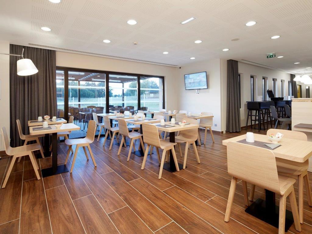 Kyriad Prestige Pau - Palais Des Sports Ngoại thất bức ảnh