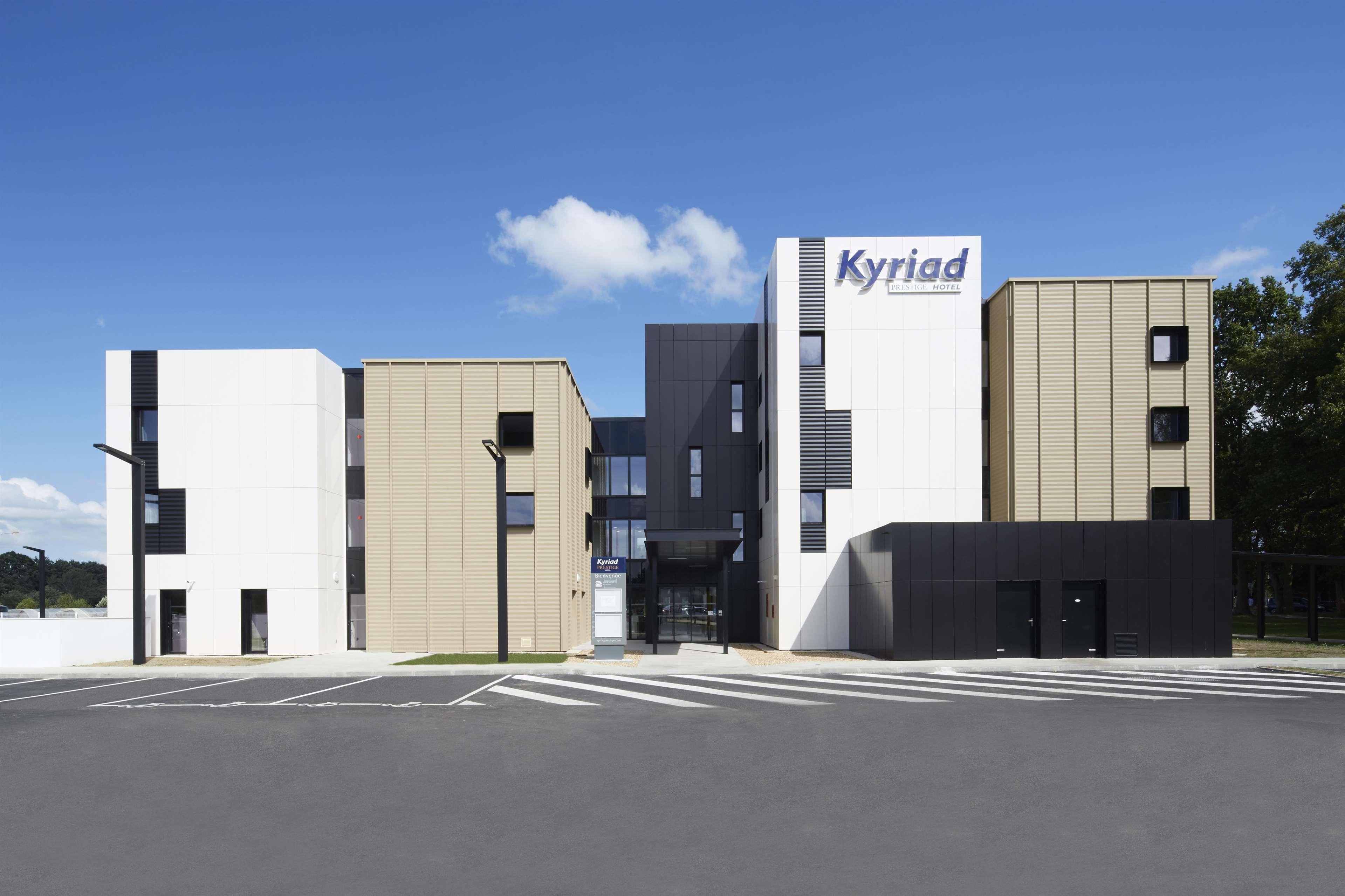 Kyriad Prestige Pau - Palais Des Sports Ngoại thất bức ảnh