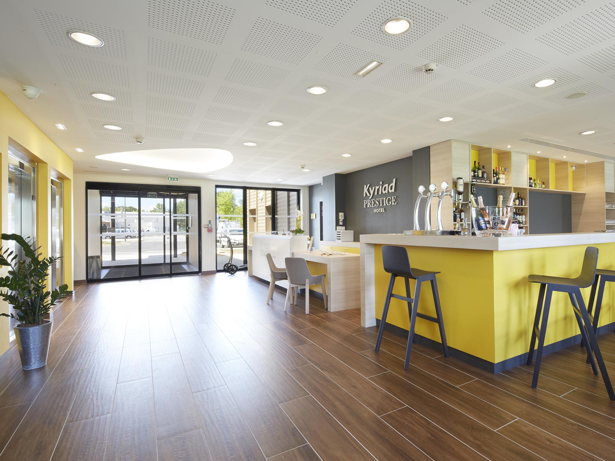 Kyriad Prestige Pau - Palais Des Sports Ngoại thất bức ảnh