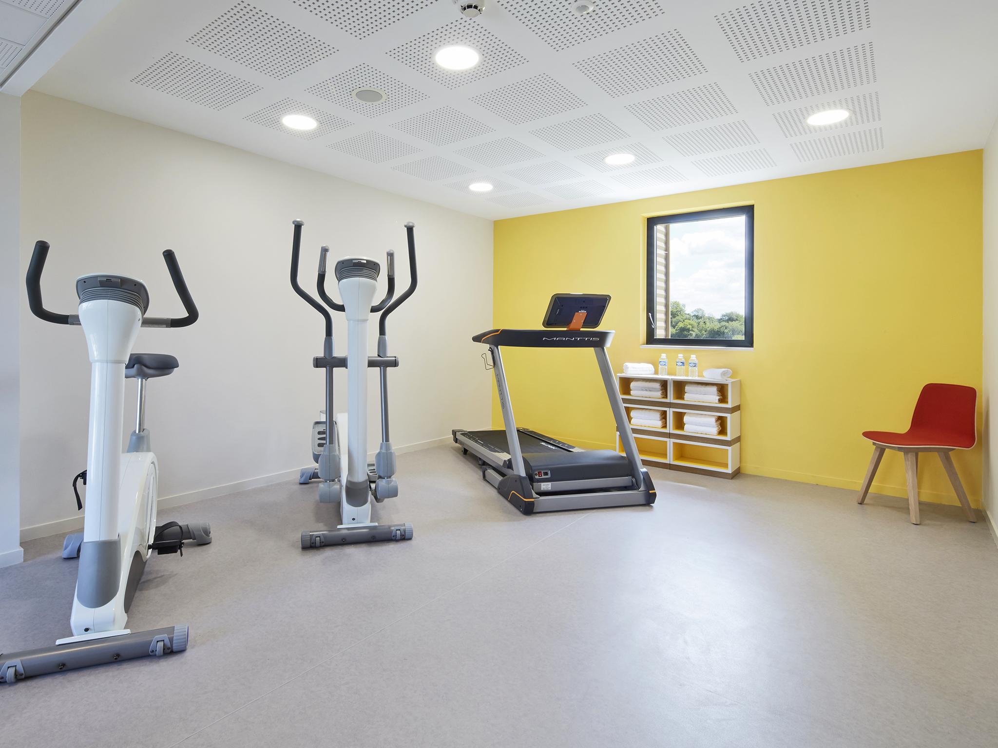 Kyriad Prestige Pau - Palais Des Sports Ngoại thất bức ảnh