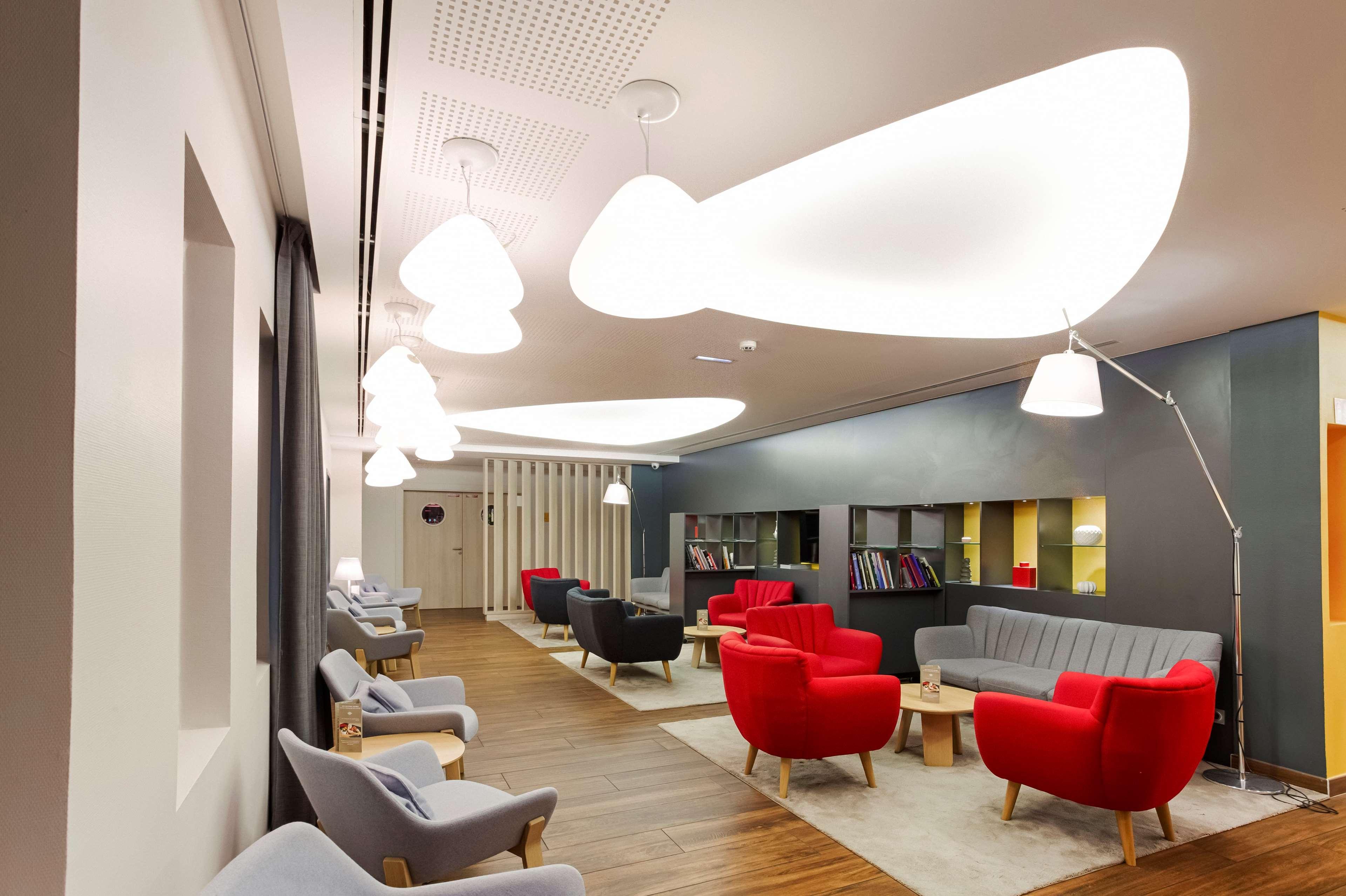 Kyriad Prestige Pau - Palais Des Sports Ngoại thất bức ảnh