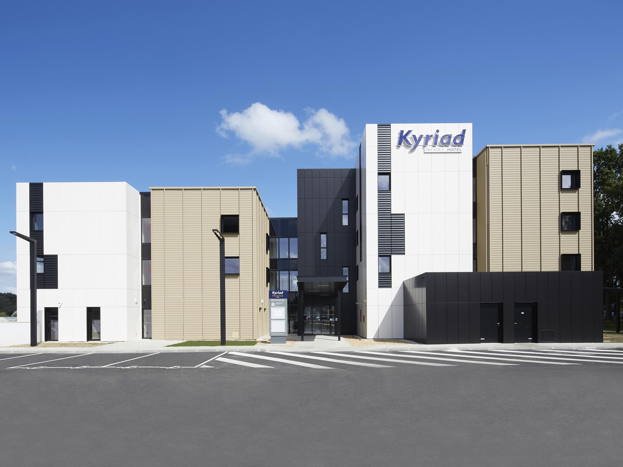 Kyriad Prestige Pau - Palais Des Sports Ngoại thất bức ảnh