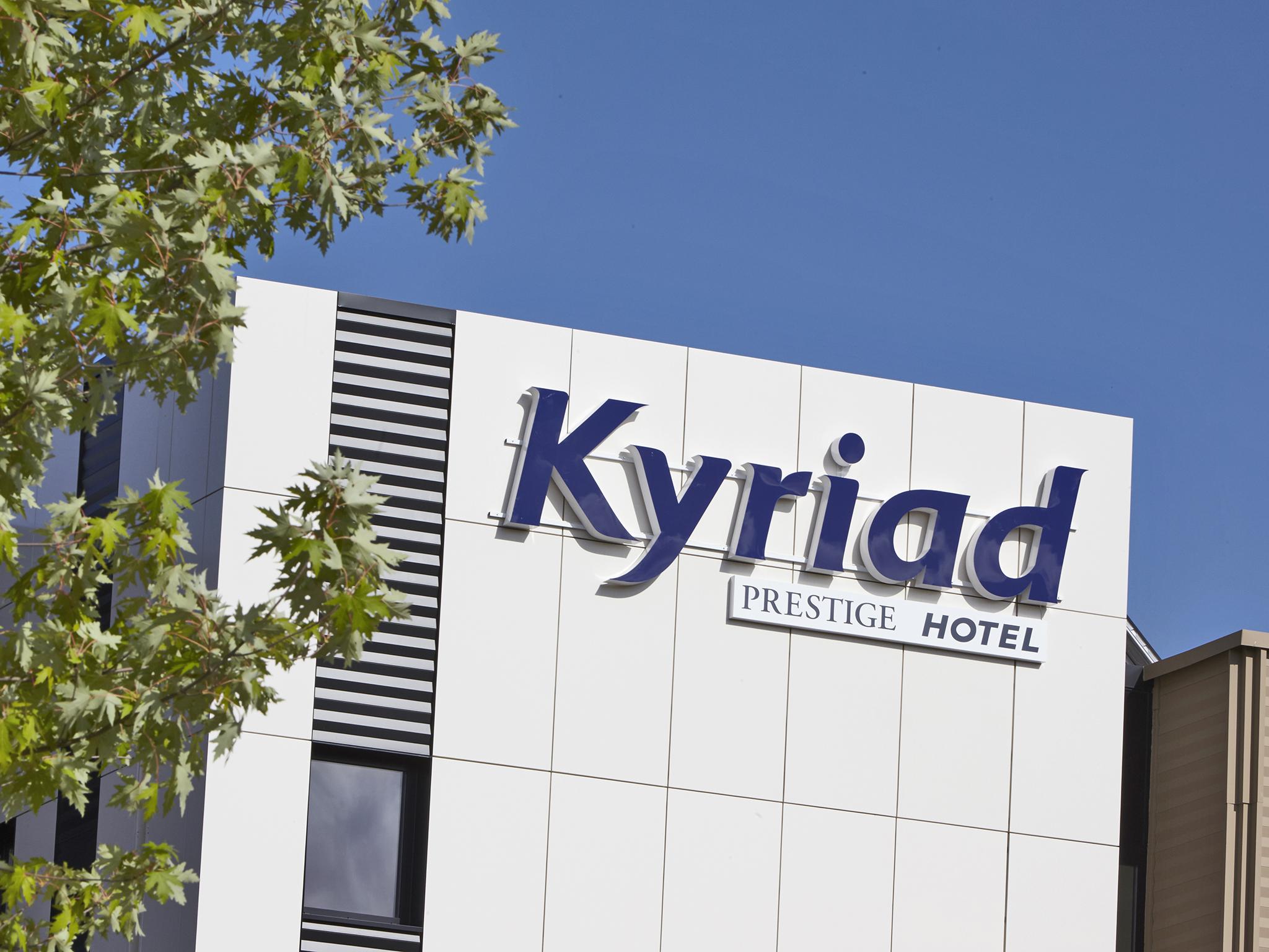 Kyriad Prestige Pau - Palais Des Sports Ngoại thất bức ảnh