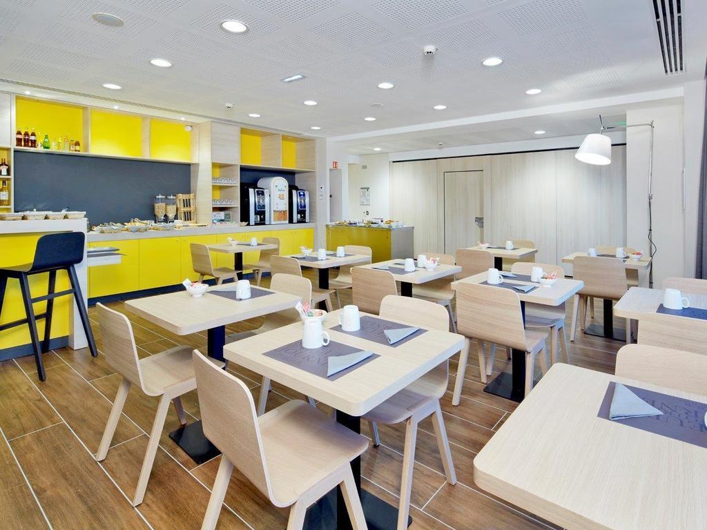 Kyriad Prestige Pau - Palais Des Sports Ngoại thất bức ảnh